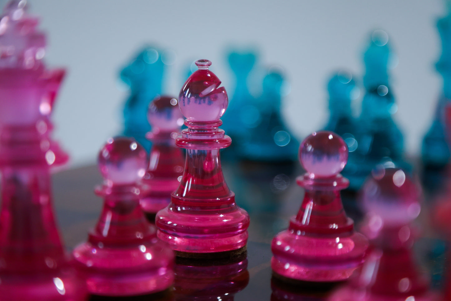 Granadas Rosé Royale Chess Set – top-down view of the complete set