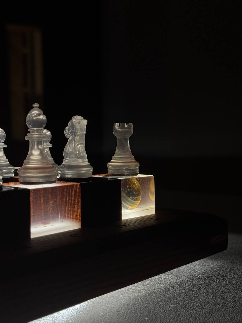 Granadas Space Chess Set – close-up of the LED backlight glow through the resin