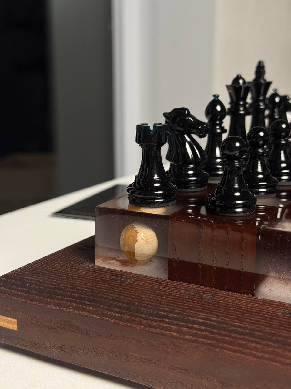 Granadas Space Chess Set – side angle showing the board and frame