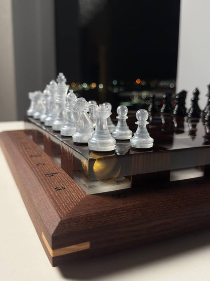 Granadas Space Chess Set – close-up of the space-inspired dark wood and crystal-clear epoxy resin pattern on the board