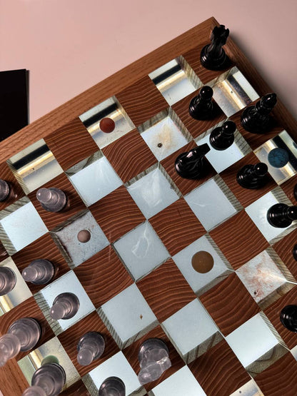 Granadas Space Chess Set – corner detail of the board frame