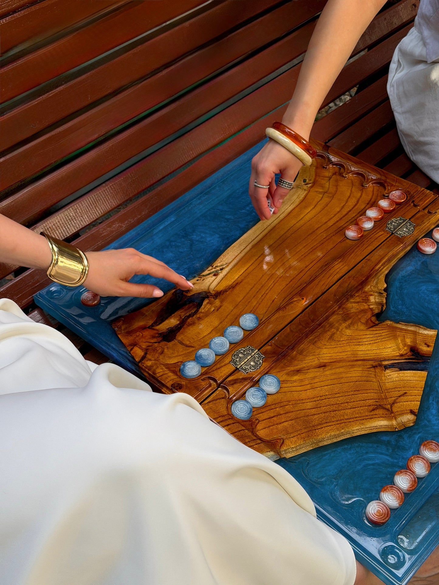 Azure Tide – Handcrafted Wood & Epoxy Backgammon Set Granadas.store