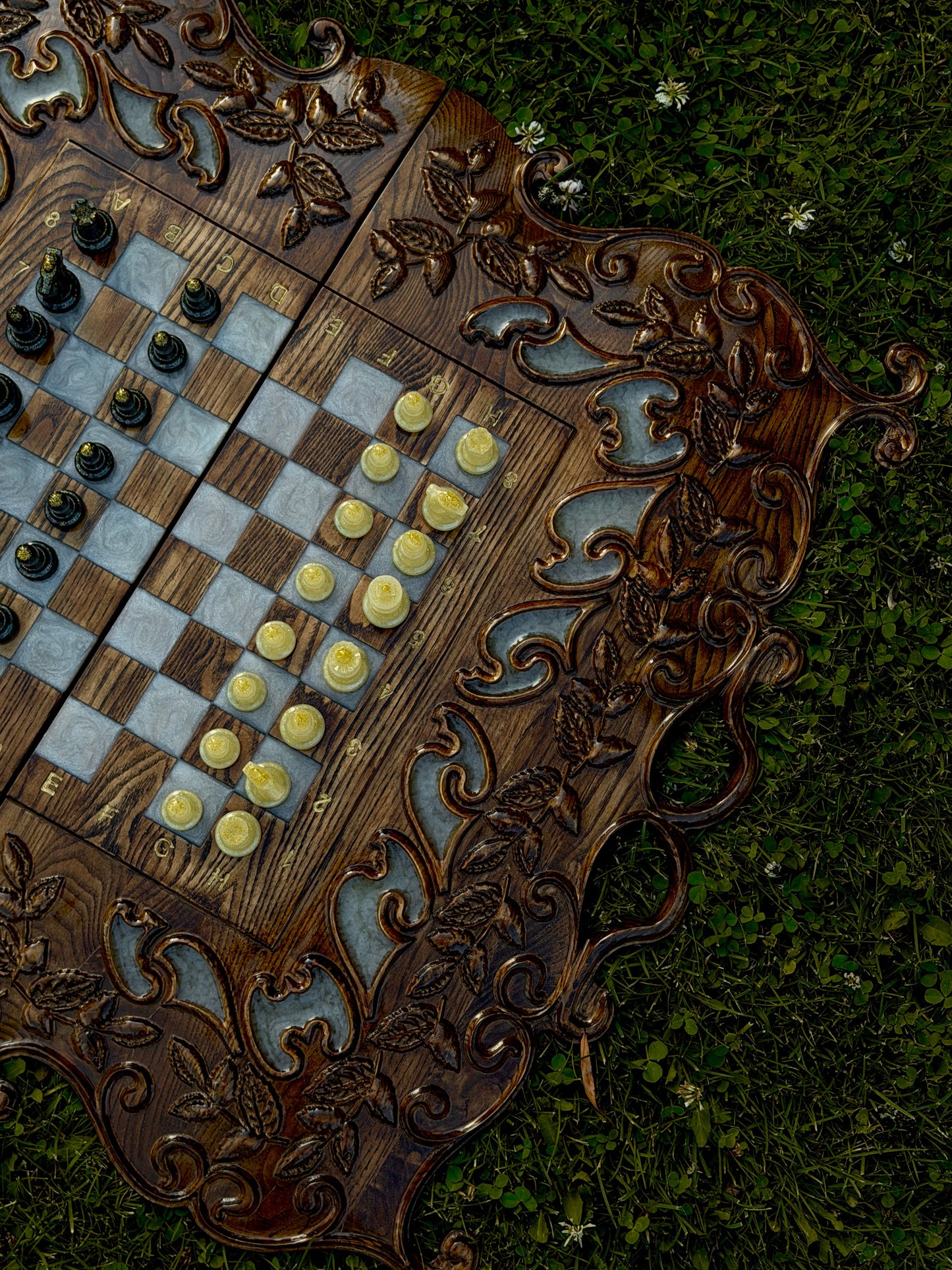Royal Grove – 2-in-1 Handcrafted Wood & Epoxy Chess & Backgammon Set Granadas.store