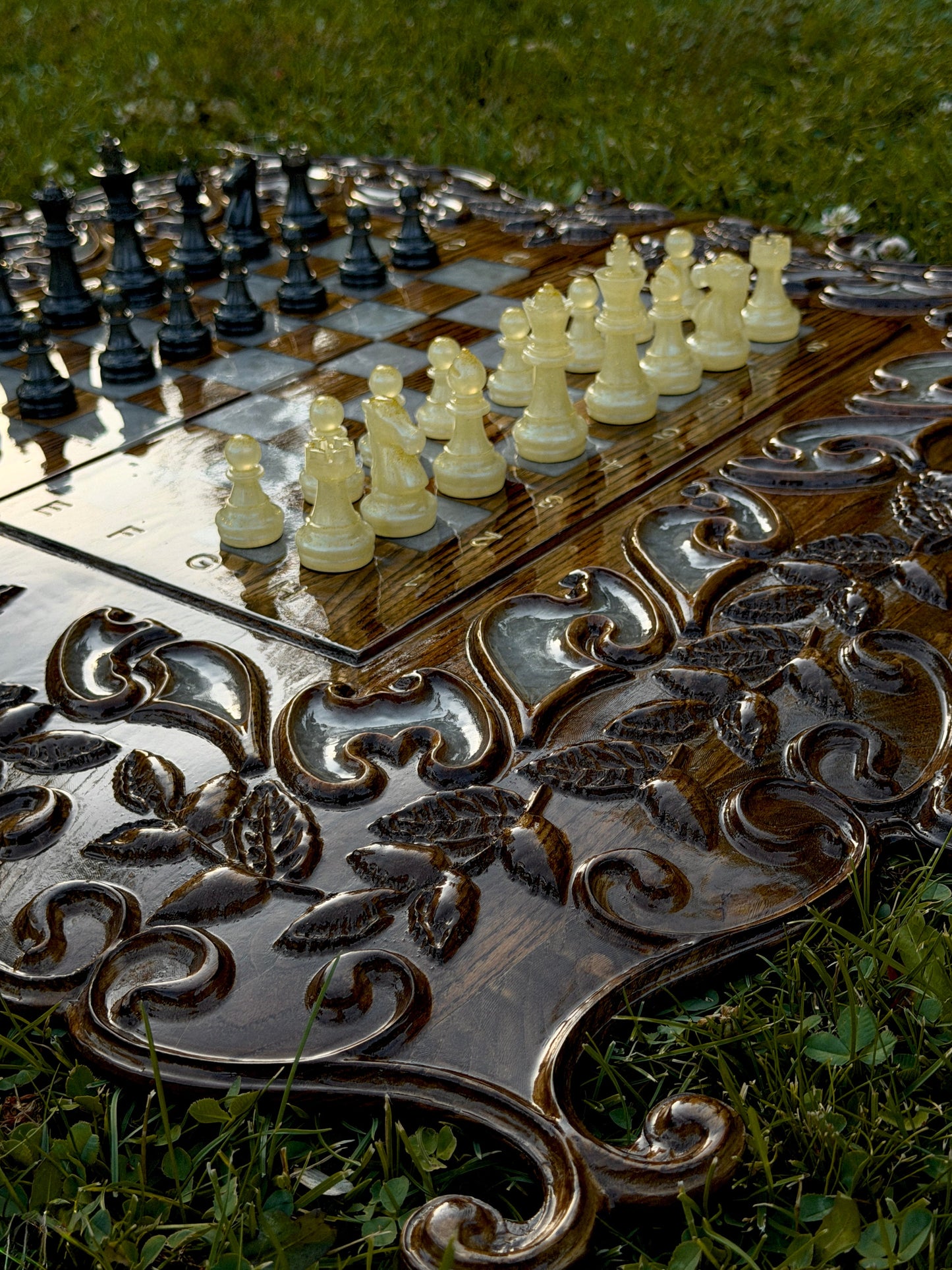 Royal Grove – 2-in-1 Handcrafted Wood & Epoxy Chess & Backgammon Set Granadas.store