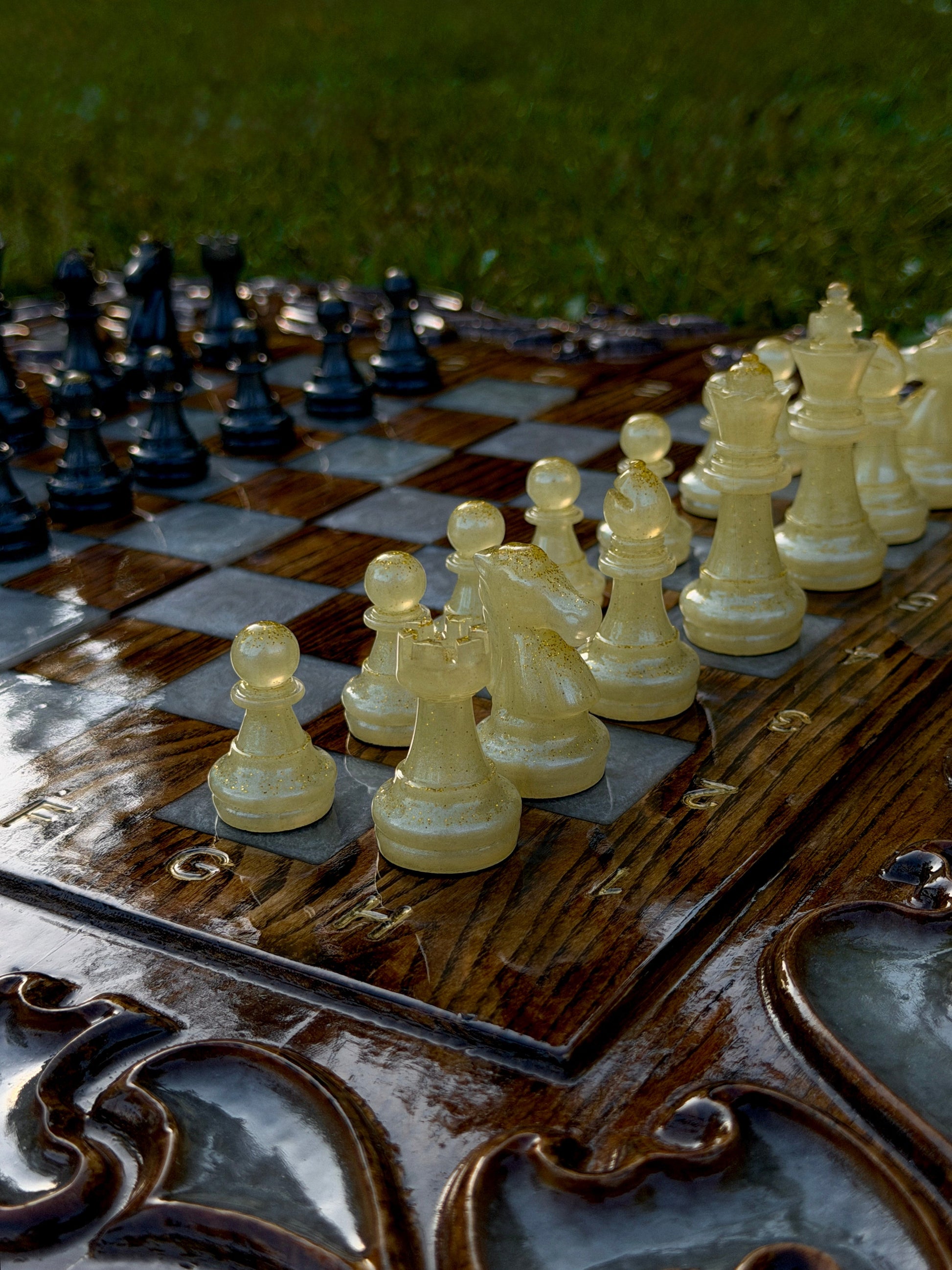 Royal Grove – 2-in-1 Handcrafted Wood & Epoxy Chess & Backgammon Set Granadas.store