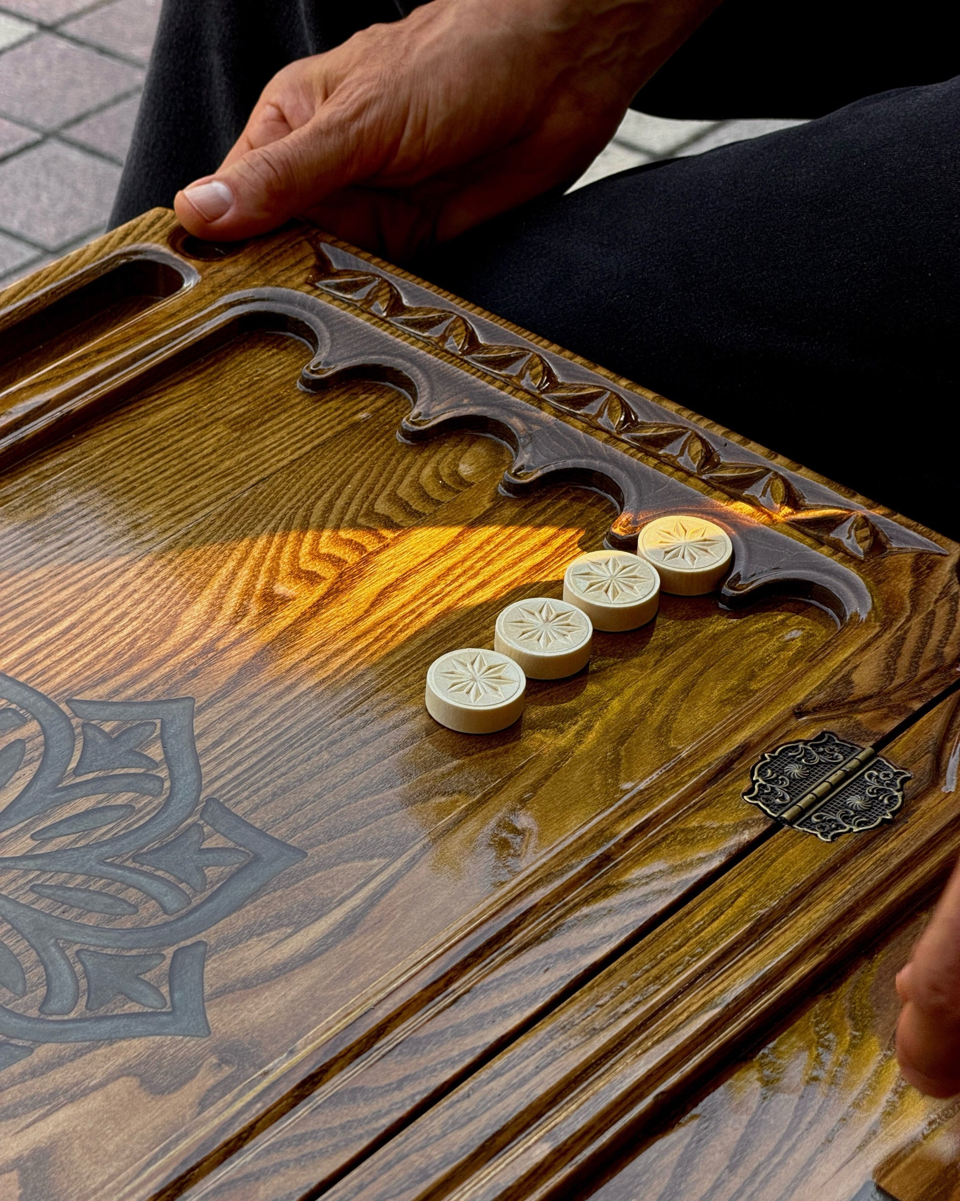 Ararat Heritage – Handcrafted Carved Wood & Epoxy Backgammon Set Granadas.store